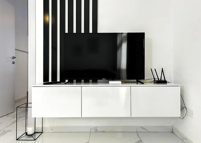 Seaview Whisper C72 * Durrës